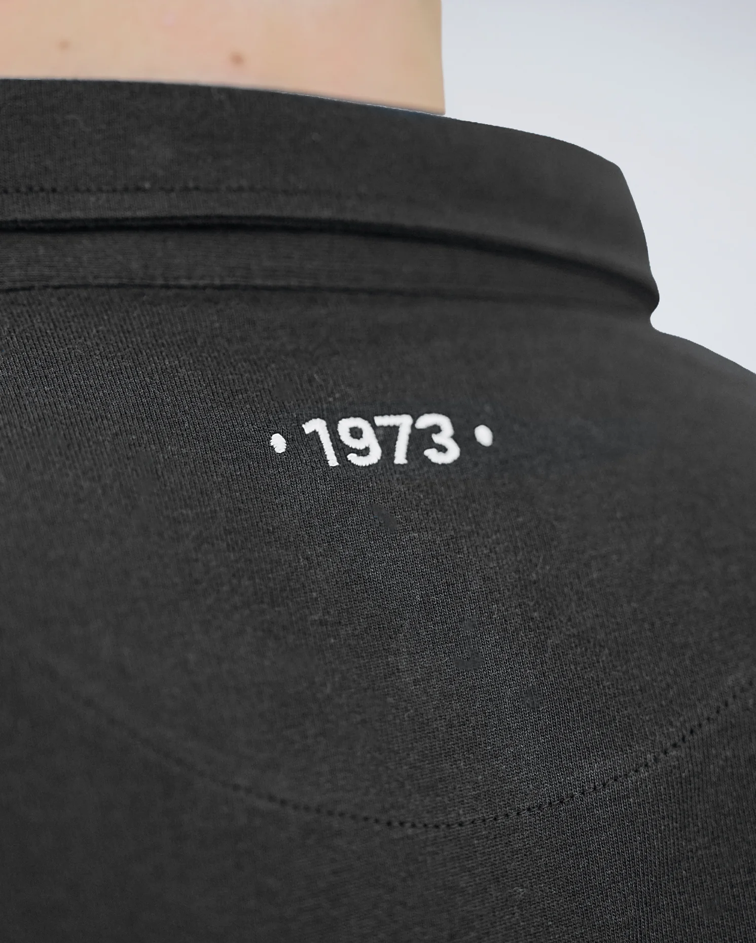 Polo Negro Izcoa Coolligan - Image 6